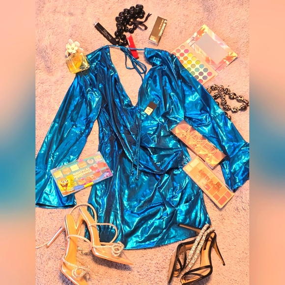 Beautiful long sleeve blue metallic mini dress size Medium - Picture 4 of 10